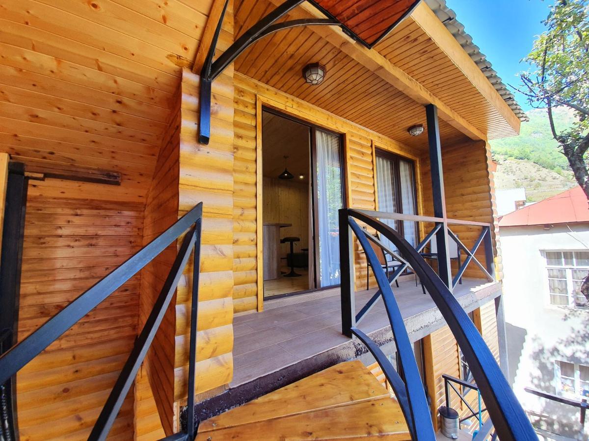 Nino Ratiani'S Guesthouse Mestia Eksteriør bilde