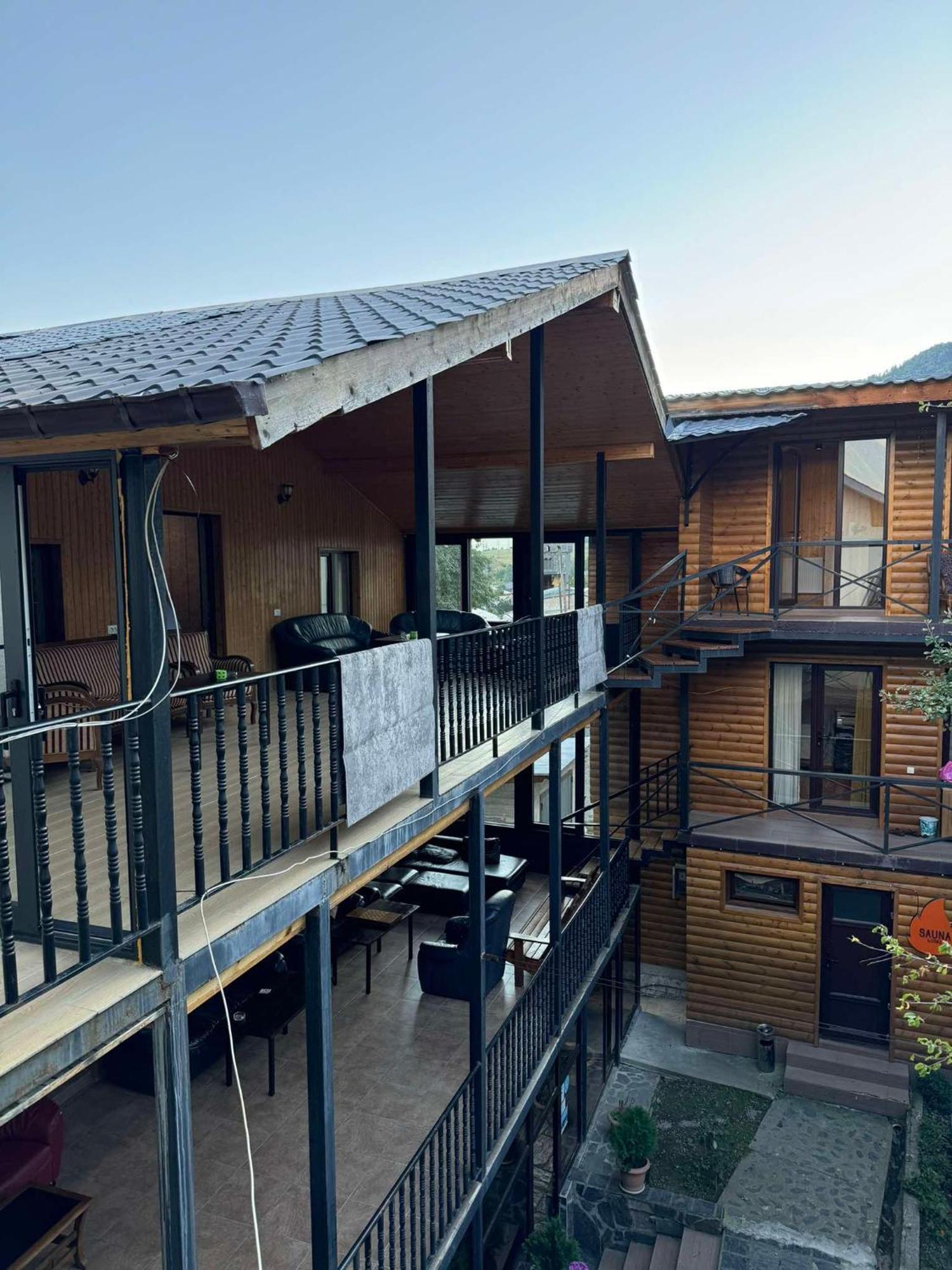 Nino Ratiani'S Guesthouse Mestia Eksteriør bilde