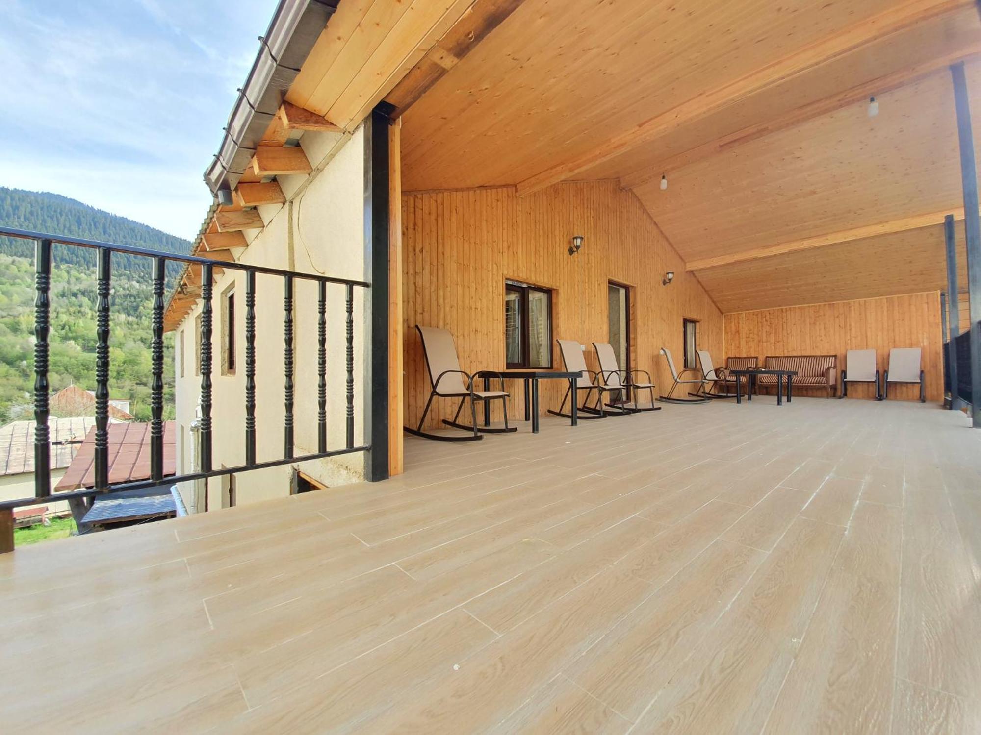 Nino Ratiani'S Guesthouse Mestia Eksteriør bilde